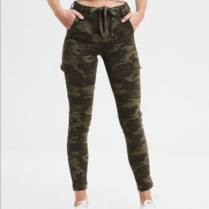 American Eagle Camo Super Hi-Rise Jegging Crop - US 6